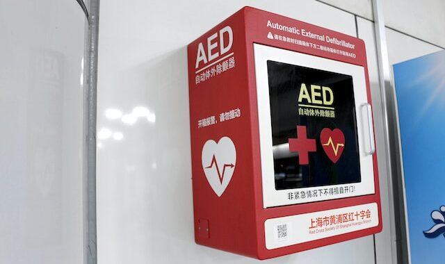 Waarom een AED levensreddend kan zijn bij een reanimatie